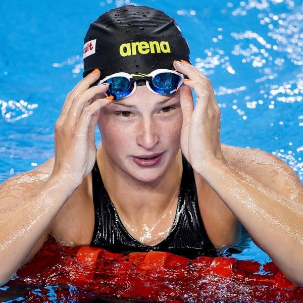 World champion, 4x100m freestyle