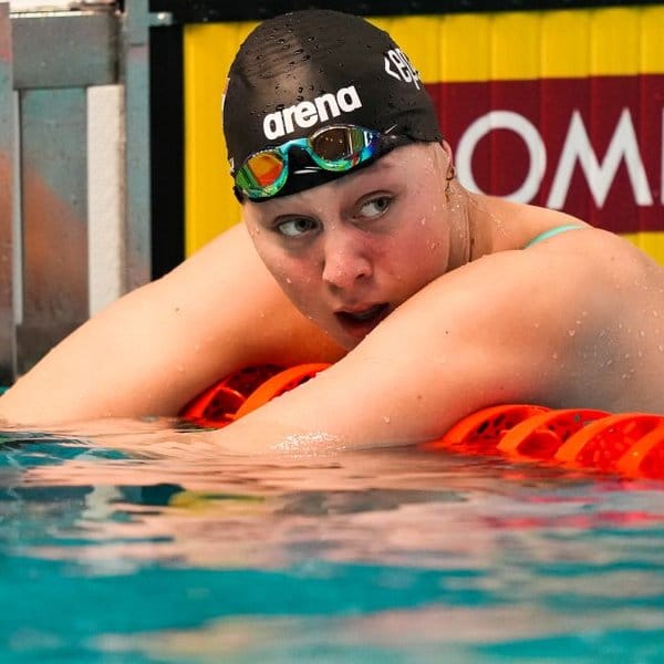 World champion, 4x100m freestyle